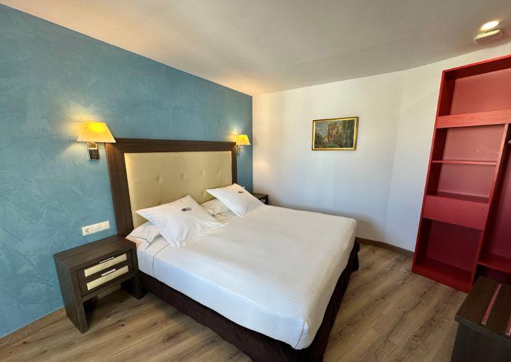 JR SUITE CON SALON Y BAÑERA HIDROMASAJE